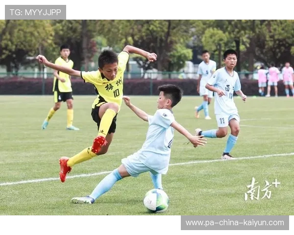 足球联赛在青训扶持中推进俱乐部与教育机构共建双轨培养体系，足球青少年培训协议补偿标准
